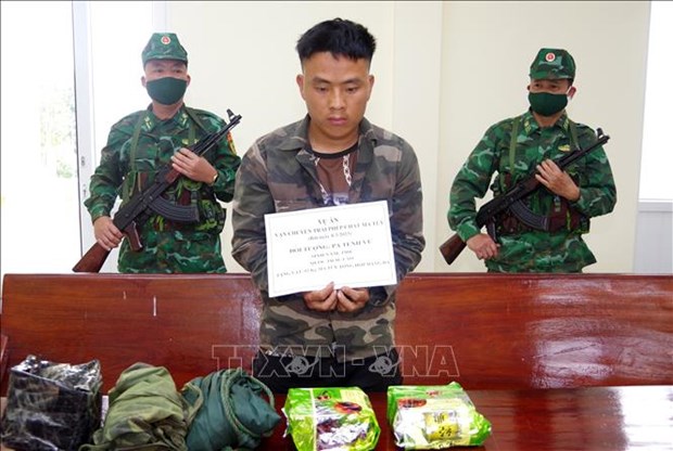 Lao national found transporting 2 kg of Methamphetamine to Vietnam hinh anh 1