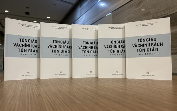 White book on religions, religious policies in Vietnam debuts hinh anh 1