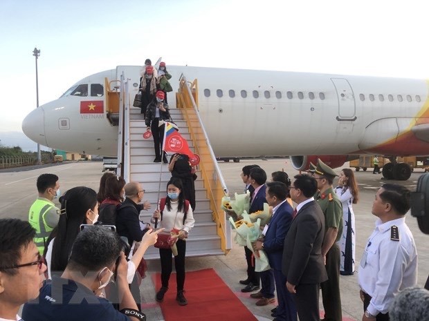 China reopens group tours to Vietnam from March 15 hinh anh 1