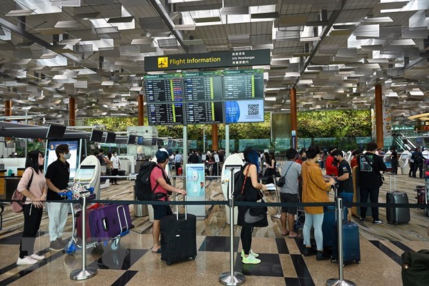Passenger traffic at Singapore’s Changi airport expected to recover fully by 2024 hinh anh 1