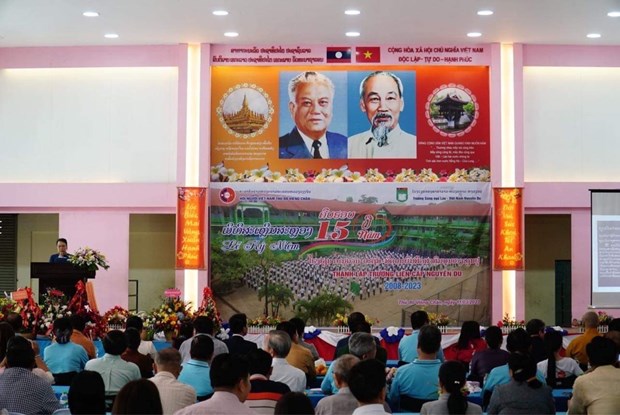 Nguyen Du Lao-Vietnamese bilingual school marks 15th anniversary hinh anh 1