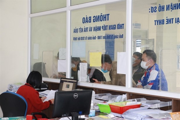 Disciplined civil servants, public employees, suggested to voluntarily resign hinh anh 1