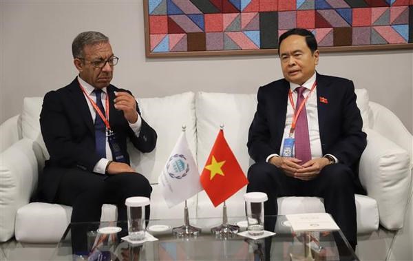 NA Vice Chairman meets with IPU President, Lao counterpart in Bahrain hinh anh 1