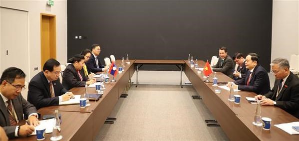 NA Vice Chairman meets with IPU President, Lao counterpart in Bahrain hinh anh 2