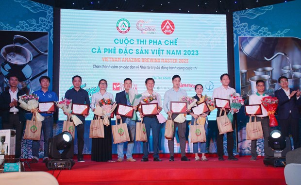 Buon Ma Thuot Coffee Festival: winners of coffee-making contest honoured hinh anh 1