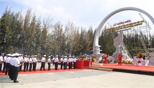Military officials commemorate fallen soldiers in Gac Ma battle hinh anh 1