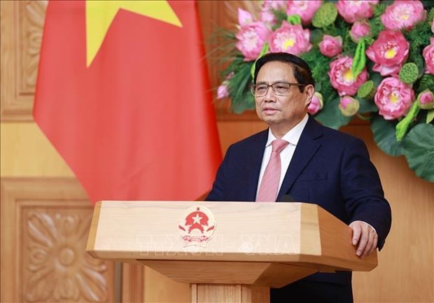 PM meets with chiefs of Vietnamese representative offices abroad hinh anh 2