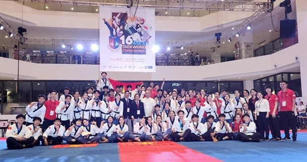 Taekwondo team wins most golds at regional championship hinh anh 1