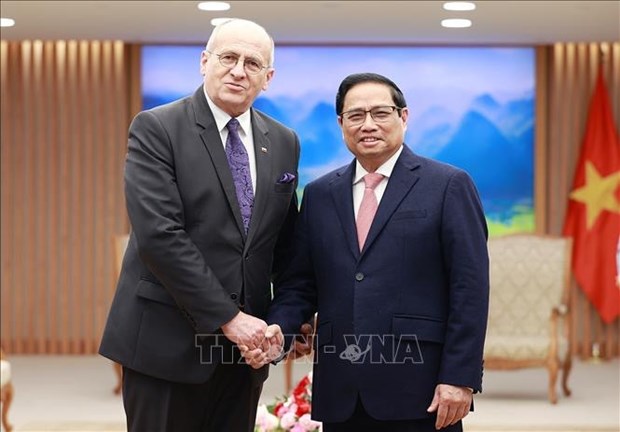 Vietnam wants to strengthen multifaceted cooperation with Poland: PM hinh anh 1