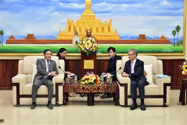 Vietnamese Embassy greets Lao Party hinh anh 1