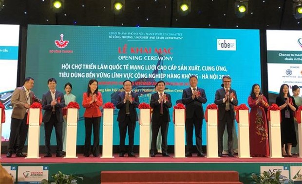 AeroExpo Hanoi & Vietnam Aviation Forum opens hinh anh 1