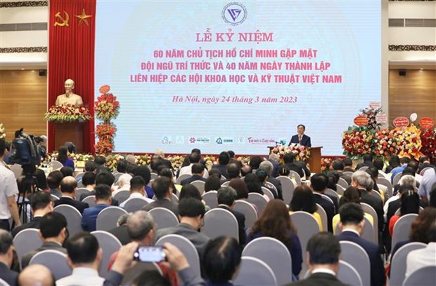 Intellectuals form important force for social development: Party leader hinh anh 1