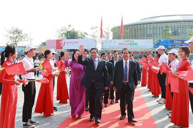 PM attends national startup festival for students hinh anh 1