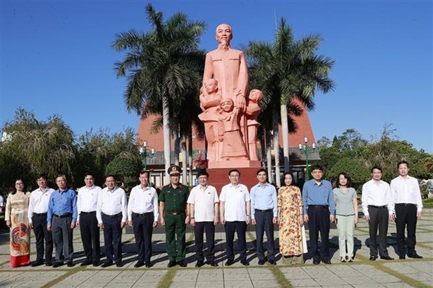NA Chairman holds working session with Binh Thuan leaders hinh anh 2