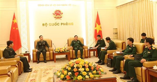 Vietnam, China beef up defence ties hinh anh 1