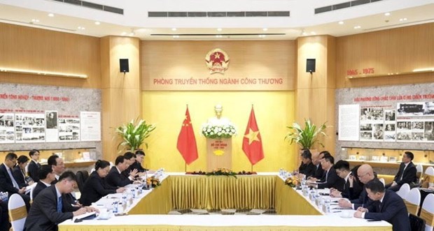 Minister talks enhancement of economic, trade ties with China’s province hinh anh 1