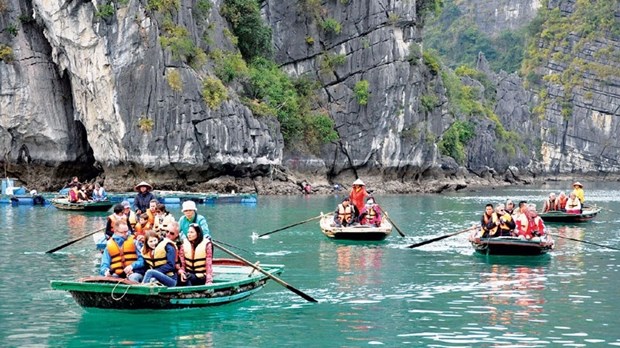 Vietnam draws over 2.69 million foreign tourists in Q1 hinh anh 2