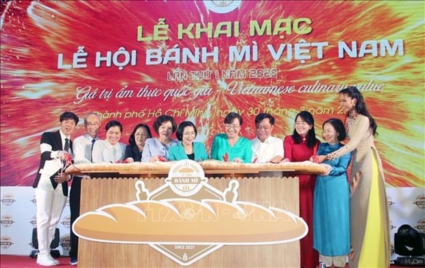 First-ever baguette festival honours national delicacy hinh anh 1