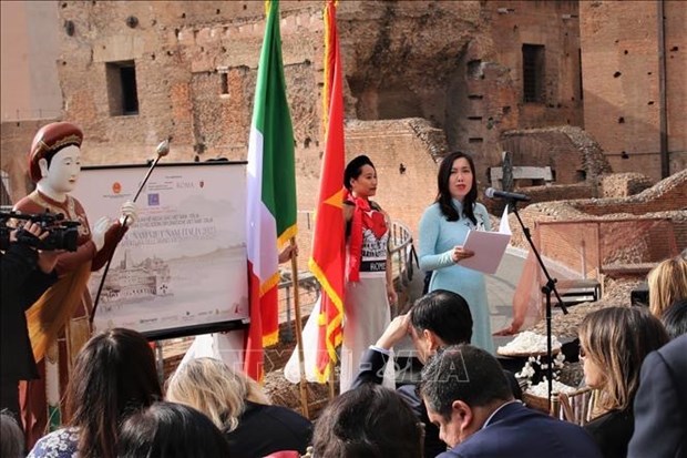 Vietnam-Italy Year marking 50th anniversary of diplomatic ties launched hinh anh 2