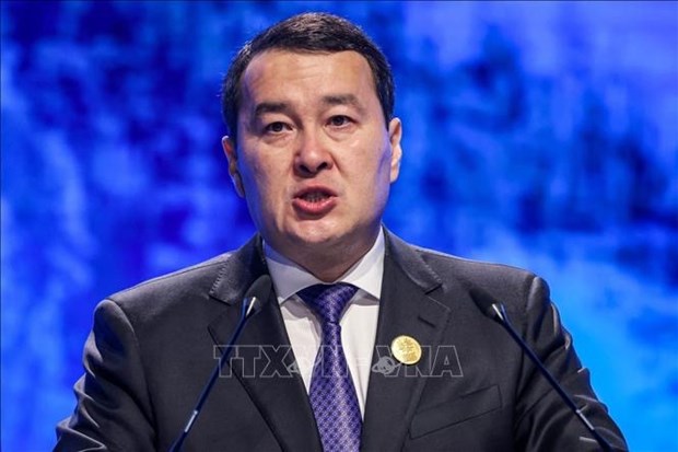 Vietnamese leaders congratulate re-elected Kazakh leaders hinh anh 1