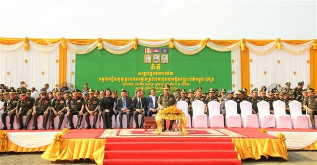 Cambodia unveils grave tower for martyrs of united armed forces hinh anh 2