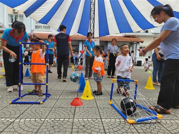 Sports festival held for children with disabilities hinh anh 1