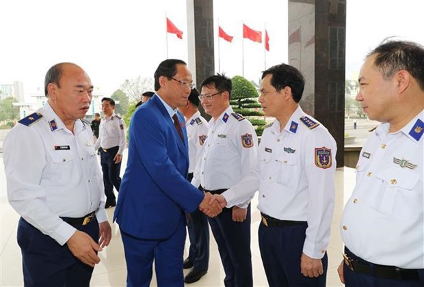 Coast guard urged to further join fight against IUU fishing hinh anh 1