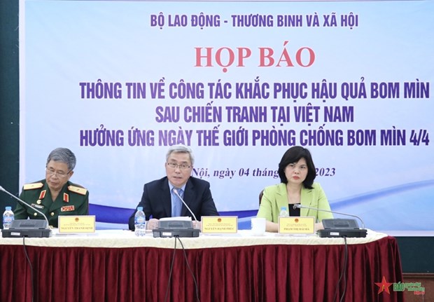 Vietnam determined to clear UXO to free land for development hinh anh 2