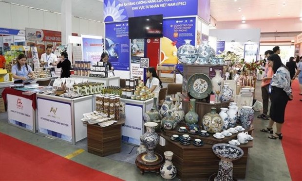 Over 500 firms join 32nd Vietnam Expo in Hanoi hinh anh 1