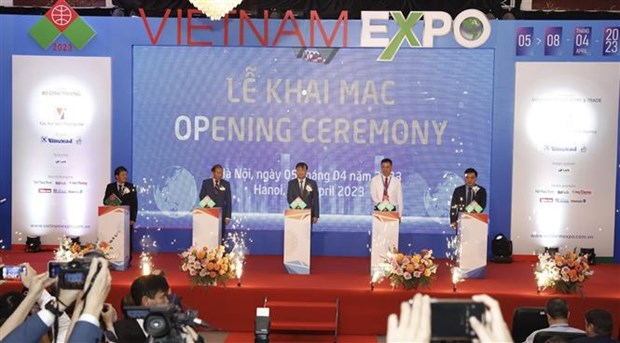 Over 500 firms join 32nd Vietnam Expo in Hanoi hinh anh 2