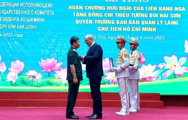 President Ho Chi Minh Mausoleum official honoured with Russia's friendship order hinh anh 1