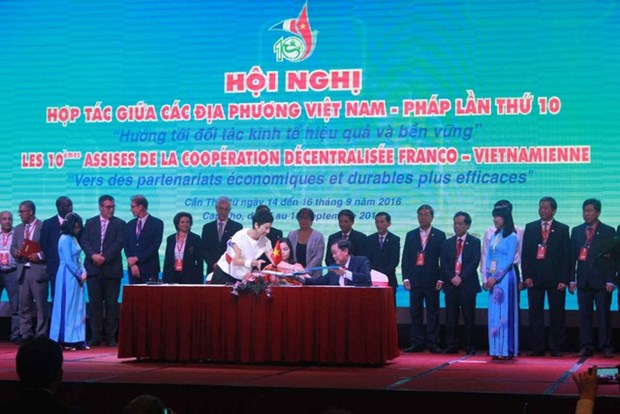 Hanoi to host 12th Vietnam-France decentralised cooperation conference hinh anh 1