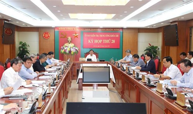 Inspection commission decides disciplinary measures against Party members hinh anh 1