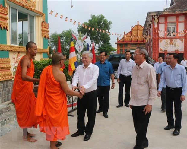Front official joins Khmer ethnic people's traditional new year festival hinh anh 1