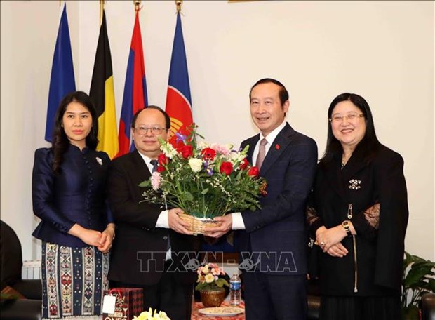 Vietnam-Laos exchange event marks Laos’ Bunpimay festival in Belgium hinh anh 1