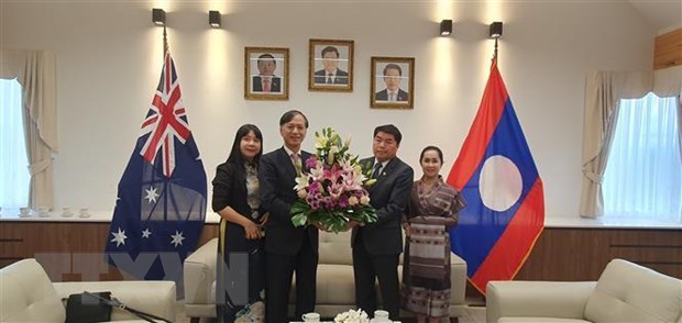 Vietnamese Embassy in Australia congratulates Lao counterpart on Bunpimay festival hinh anh 1