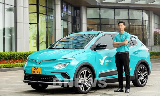 First electric taxi service launched in Hanoi hinh anh 1