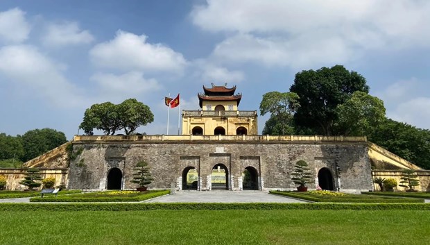 Vietnamese, French experts discuss conservation, promotion of Thang Long Imperial Citadel’s values hinh anh 2