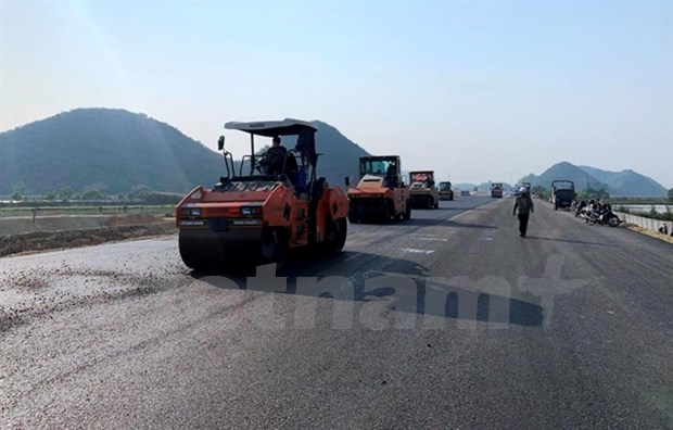 Ministry of Transport to complete 260km of North-South Expressway before April 30 hinh anh 1