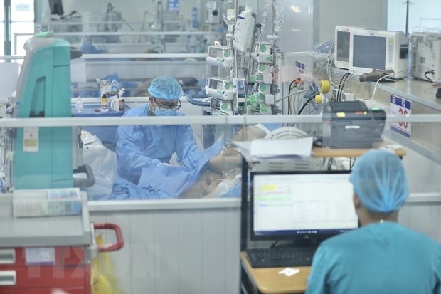 New COVID-19 cases surpass 1,000, a record in nearly six months hinh anh 1