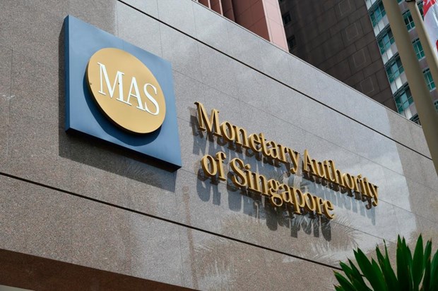 Singapore pauses tightening monetary policy, focuses on economic growth hinh anh 1