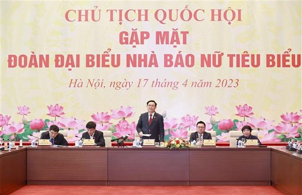 NA leader applauds performance by Vietnam Women Journalists' Club hinh anh 2
