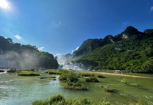 Pilot opening of Ban Gioc - Detian Waterfalls site slated for October hinh anh 2