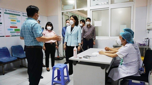 Hanoi implements mask mandate for indoor public places hinh anh 1