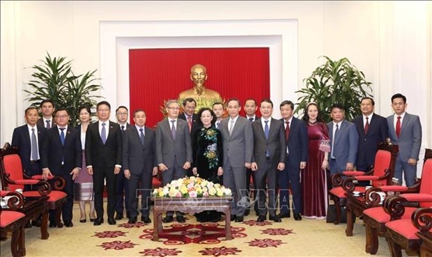 Vietnamese, Lao Party commissions strengthen cooperation hinh anh 1