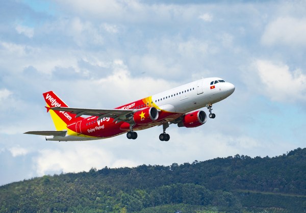 Vietjet offers promotional tickets on several Asian routes hinh anh 1