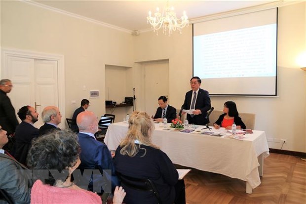 Vietnamese Party delegation visits Italy hinh anh 1