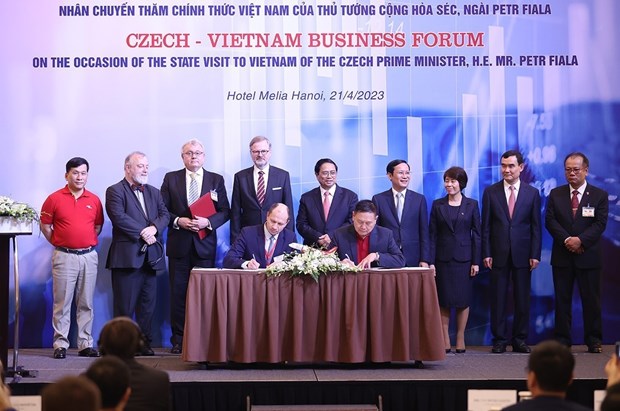 Vietjet signs cooperation agreement with Czech F Air hinh anh 1