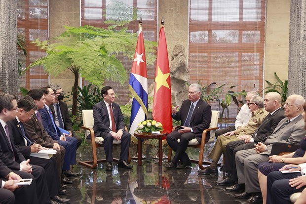 NA Chairman meets with Gen. Raul Castro Ruz; First Secretary and President of Cuba hinh anh 1