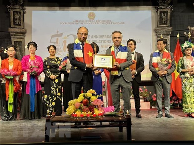 50th anniversary of Vietnam-France diplomatic ties celebrated in Paris hinh anh 1